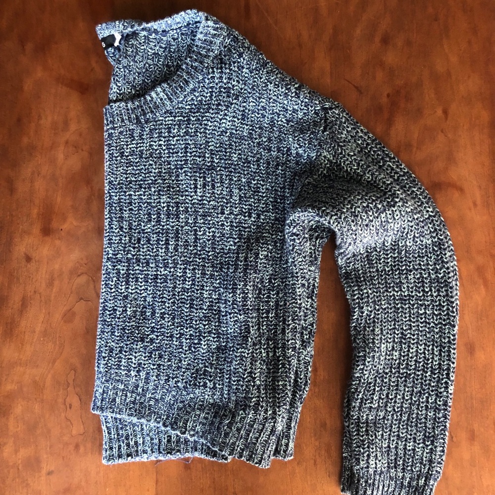 ✨BDG✨ Crop Knit Sweater